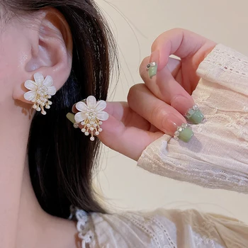 2023 Naujo stiliaus temperamento gėlių perlų kutai lašo auskarai moteriai Korėjiečių dizaino merginos elegantiški papuošalai Prabangūs aksesuarai