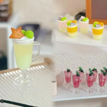 Aukštos kokybės lėlių namelio dekoras Žavus lėlių namelis Tikroviškas mini vaisių arbatos gėrimo modelis Ryškus dizainas miniatiūrinei patirčiai
