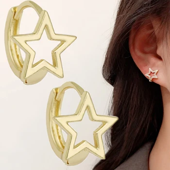 Classic Smooth Gold Star Hoop auskarai moterims Minimalistinio lydinio lankeliai Huggie ausies sagtis Auskaras Mados pareiškimas Papuošalų dovana