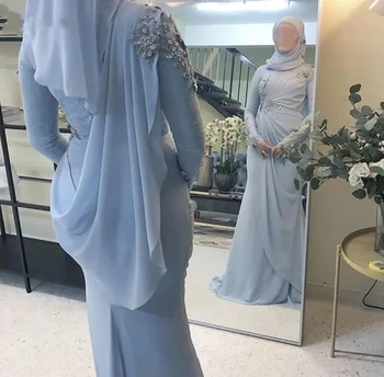 Flora suknelė Mėlyna šifono ilgomis rankovėmis Oficialios vakarinės suknelės aukštu kaklu Karoliukai Dubajaus arabų šviesos undinėlė Muslim Prom chalatai