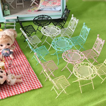Mini daiktai Metalinis stalas Kėdės komplektas Lėlių namelis Miniatiūriniai daiktai Hree-piece lauko stalai ir kėdės Lėlių namai Aksesuarai Baldai