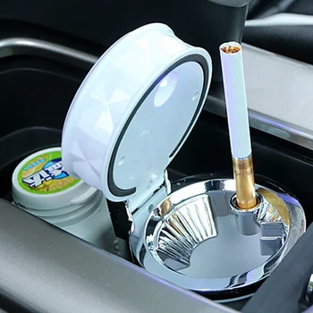 Nešiojama automobilio peleninė LED automobilio peleninė Prabangus nešiojamas universalus cigarečių cilindrų laikiklis transporto priemonės automobilio stiliui
