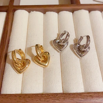 Paprasta aukso spalva Metalinė širdis Mažas lankelis Auskarai Dengtos auksinės ausų sagtys Pasididžiavimas Priedas Pareiškimas Ausų žiedai Mielos merginos Dovana
