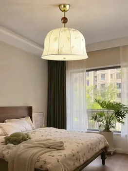 prancūziškas retro audinio amatų pakabinamas šviestuvas Medžio masyvo studijos pagrindinis miegamojo šviestuvas Amerikietiška jauki ir romantiška valgomojo lempa