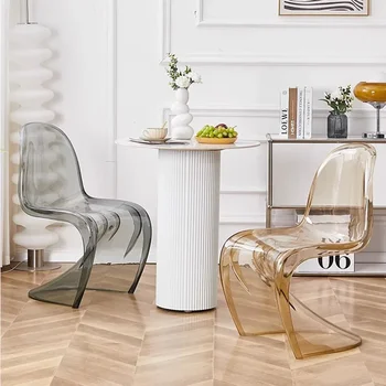 Skaidrios tingios valgomojo kėdės Šiaurietiškas akrilas Plastikas Ergonomiškos valgomojo kėdės Minimalistinės patogios slenksčiai Virtuvės baldai