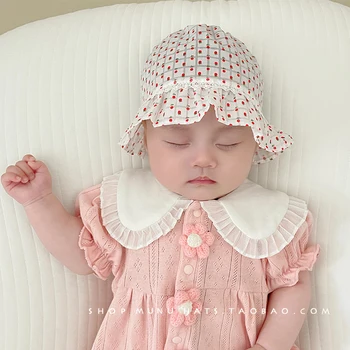 Vasarinės kūdikių fontanelle kepurės, naujagimio vaisiaus kepurės ir moteriškos princesės kepurės yra įvairių stilių