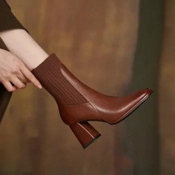Vienspalviai nuogi batai Moterų kvadratinė galva 2024 m. Pavasaris ir ruduo Nauji ploni megzti aukštakulniai įsispiriami patogūs moteriški batai