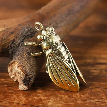 Žalvario imitacija Cicada liejimo statula Mini Animal Metal figūrėlių raktų pakabukas Pagrindinis